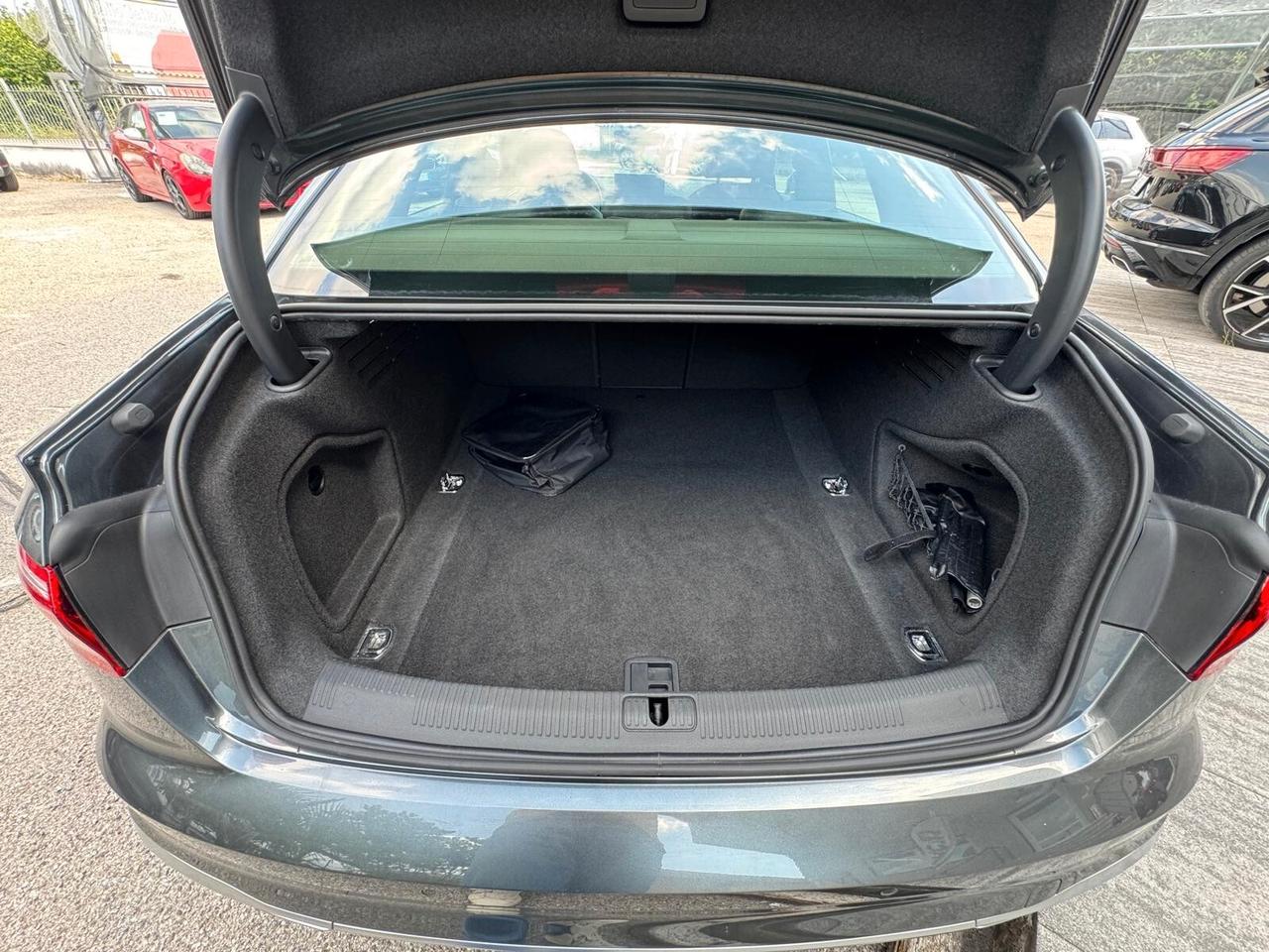 Audi A4 35 TDI/163 CV S tronic line edition