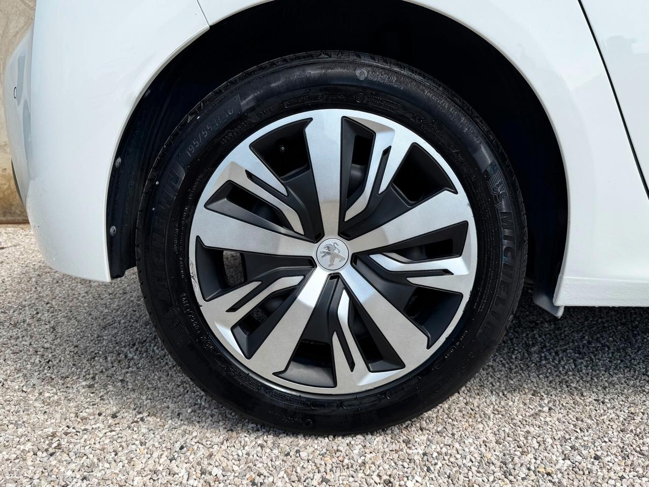 Peugeot 208 1.2 Active 75cv | GARANZIA PEUGEOT