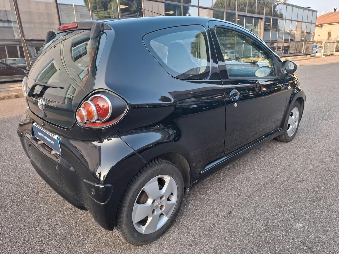 Toyota Aygo 1.0 12V VVT-i 5 porte Sol