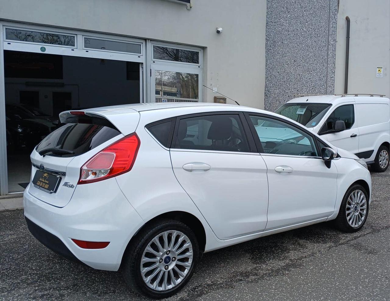 Ford Fiesta 1.4 5 porte Bz.- GPL Black & White Edition