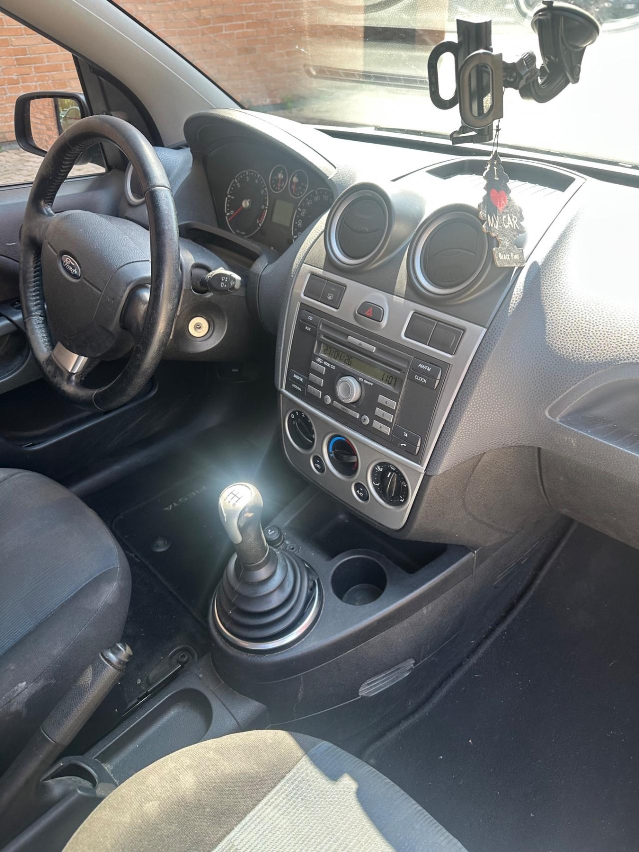 Ford Fiesta 1.2 16V 3p. Ghia