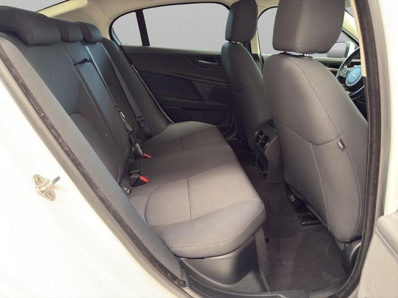 Jaguar XE JAGUAR XE 2.0 D 180cv 6m - PURE BUSINESS EDITION -