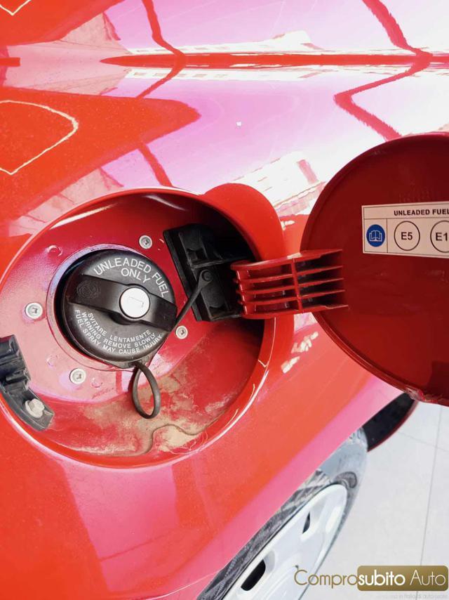 FIAT 500 1.0 Hybrid Red