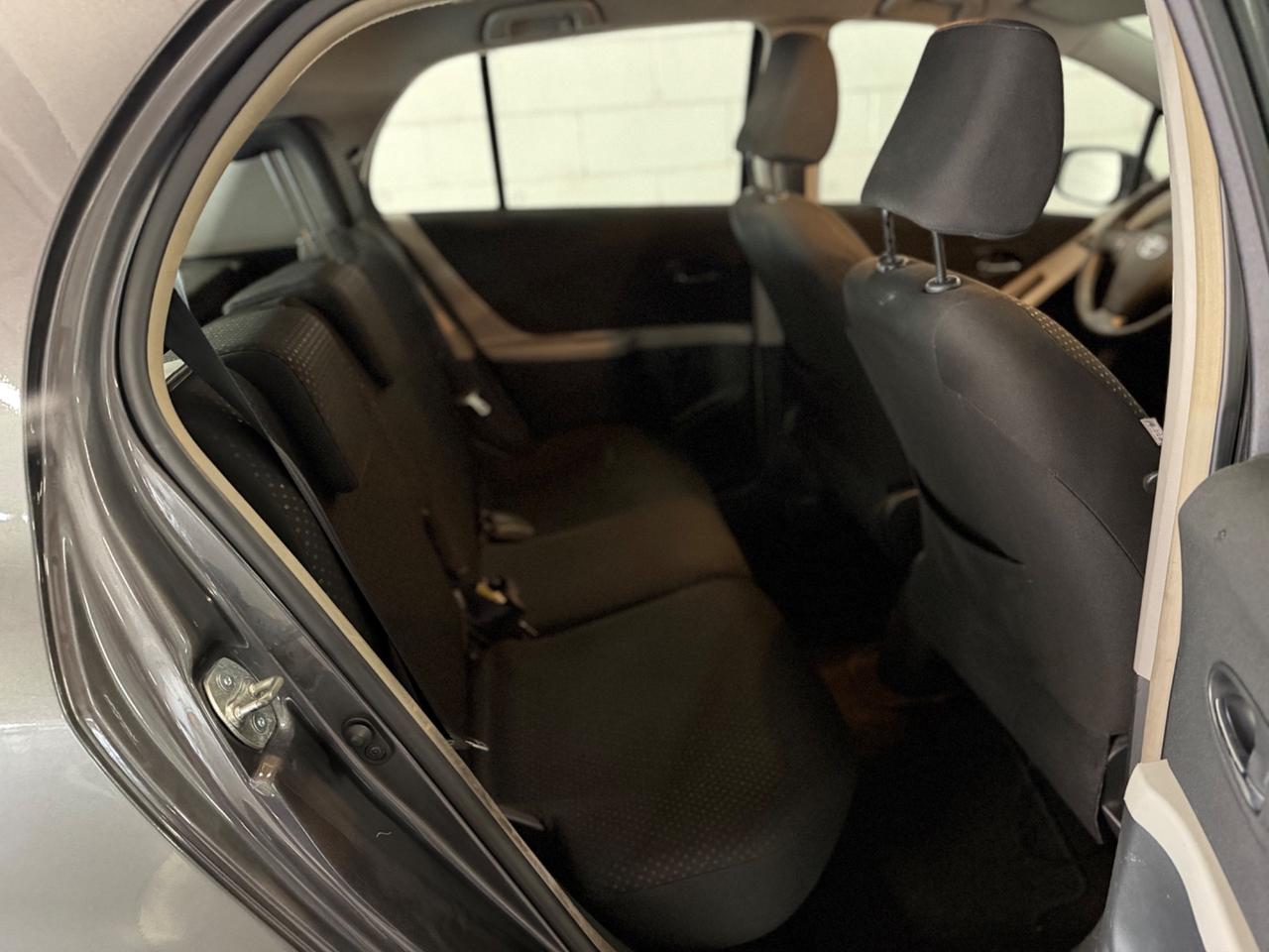 Toyota Yaris 1.0 5 porte Sol