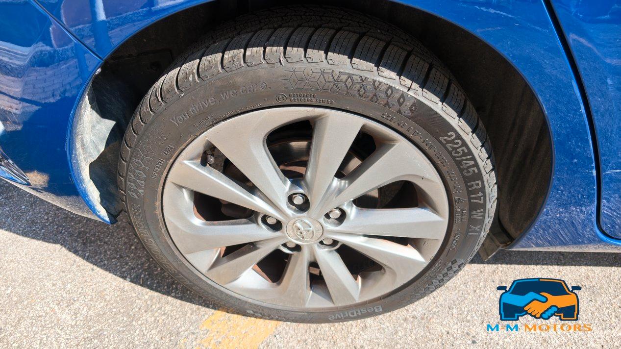 Toyota Auris 5 Porte Auris 1.8h Lounge cvt