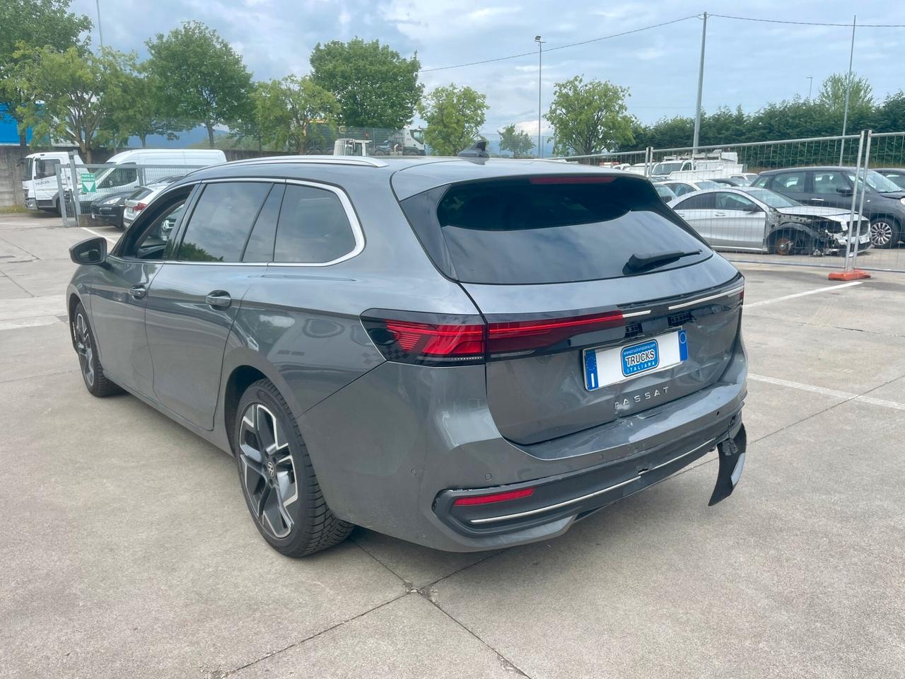 VW Passat Variant 2.0 TDI SCR EVO DSG Business * SINISTRATA*