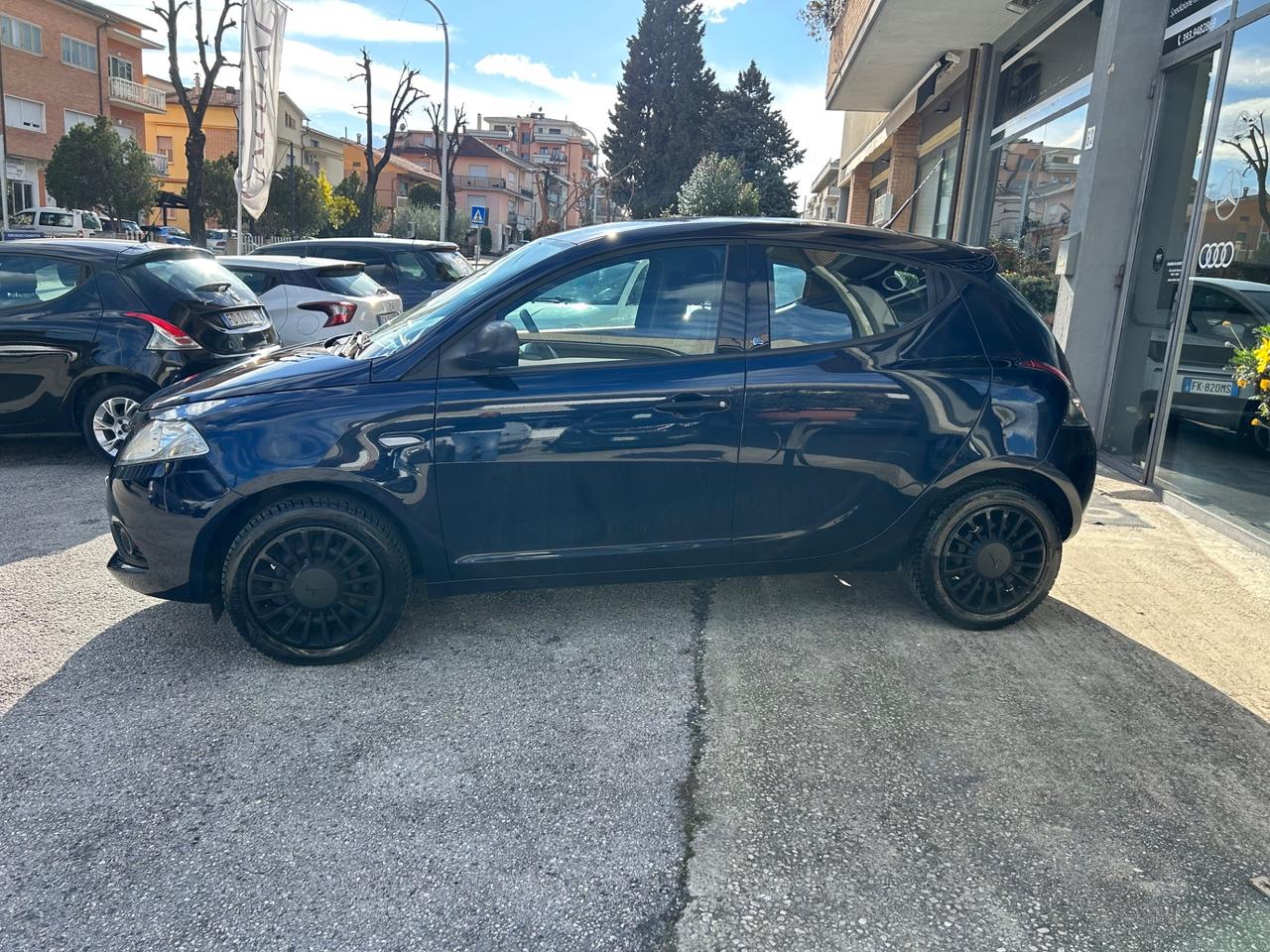 Lancia Ypsilon 1.2 GPL DI SERIE Neopatentati