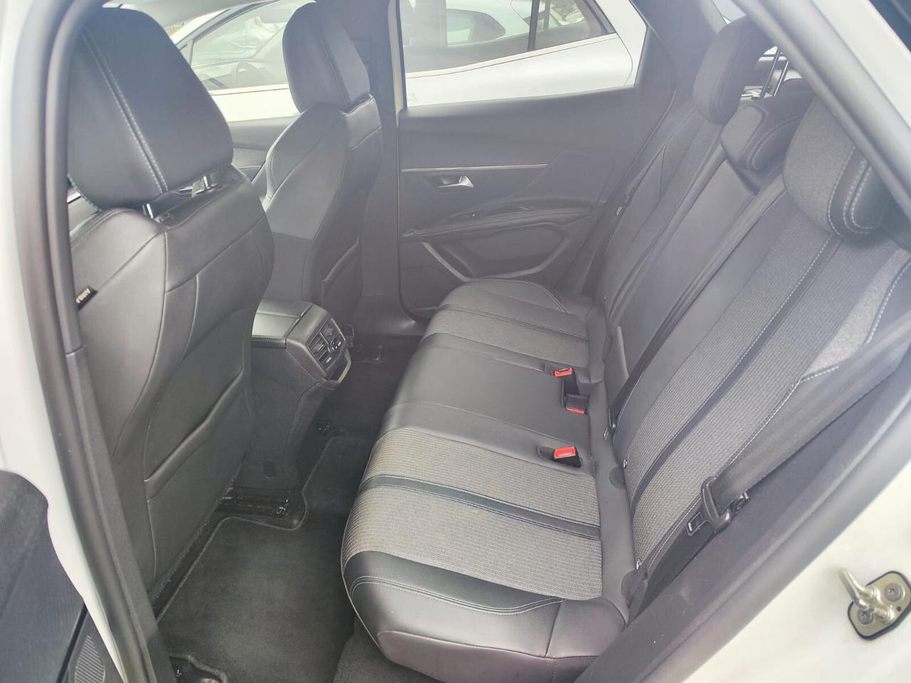 Peugeot 3008 BlueHDi 130 S&S Allure