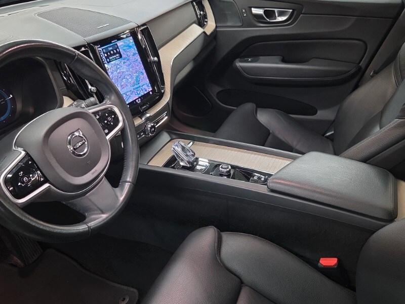 VOLVO XC60 (2017-->) XC60 T6 Recharge Plug-in H...