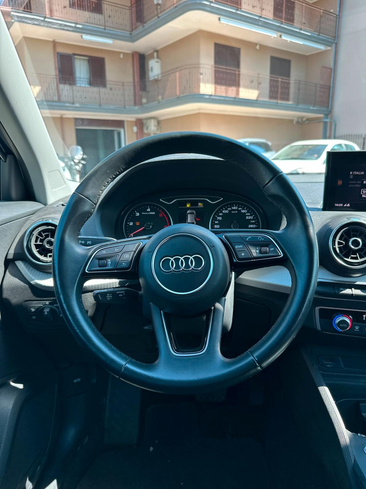 Audi Q2 35 TDI quattro S tronic Business