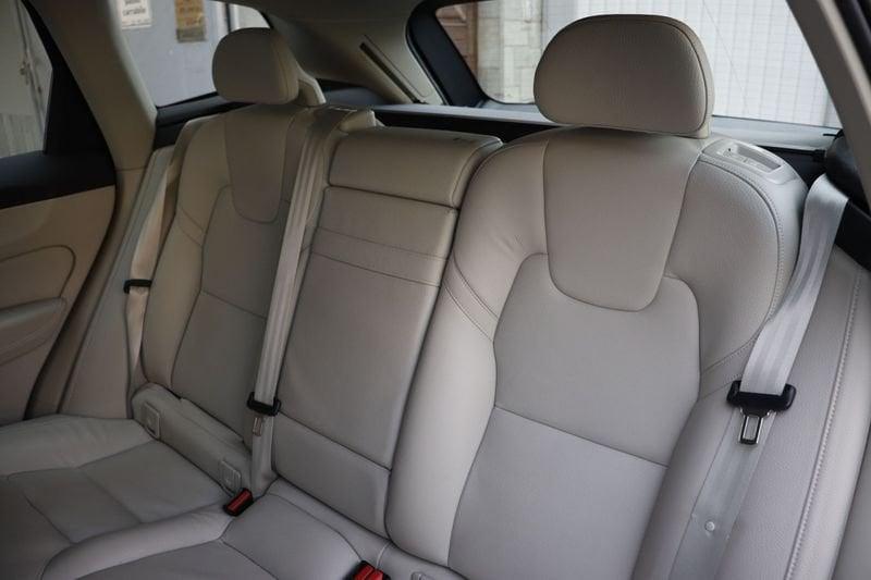 Volvo XC60 D4 AWD Geartronic Business Unicoproprietario
