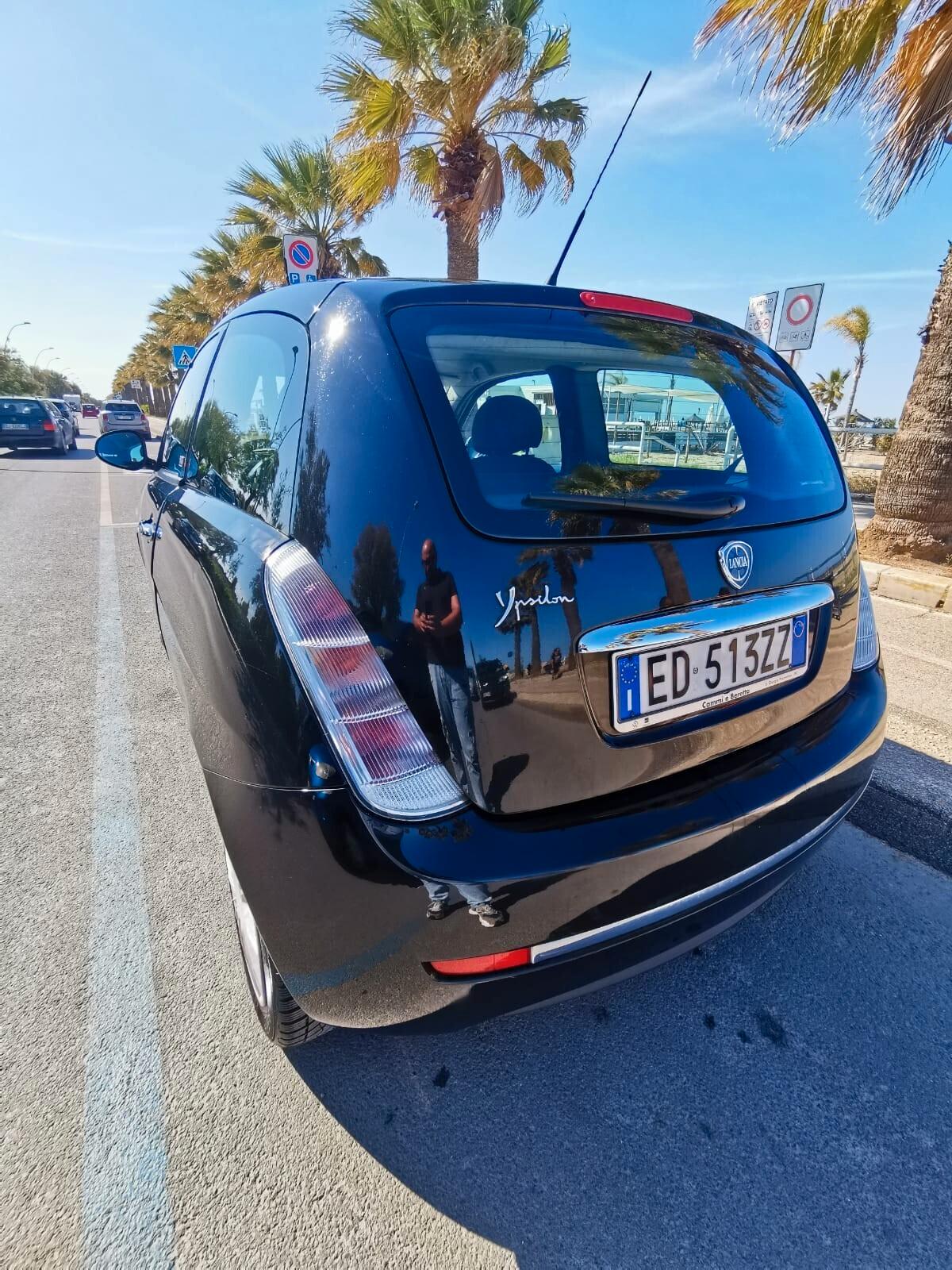 Lancia Ypsilon 1.2 69 CV Diva NEOPATENTATI