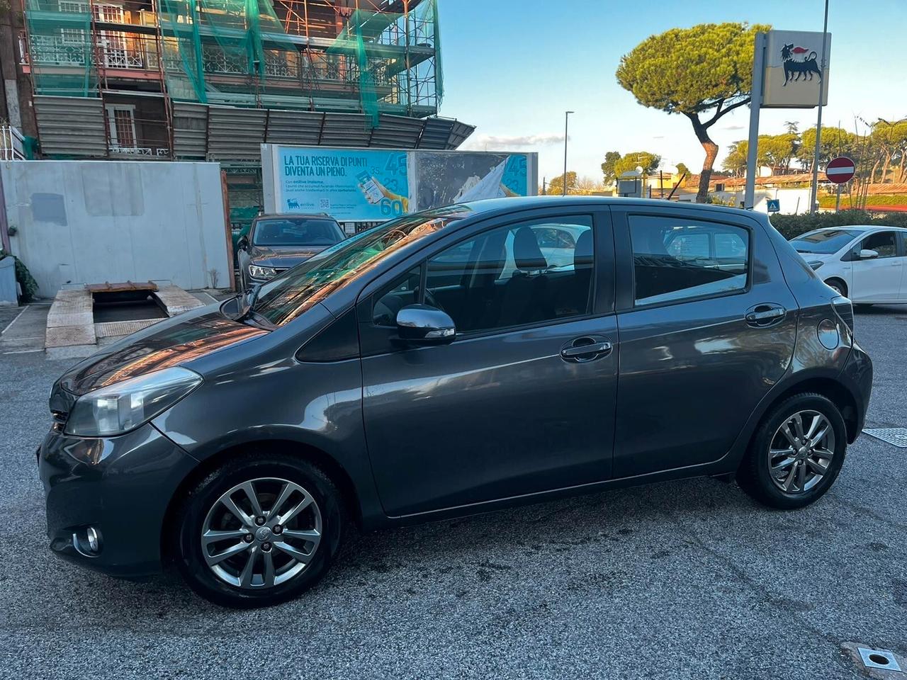 Toyota Yaris 1.0 Lounge x neopatentati