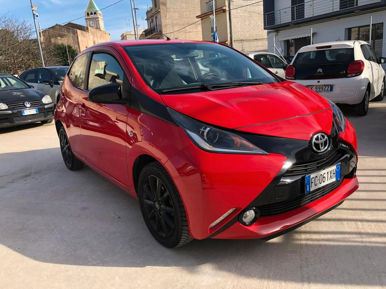 TOYOTA AYGO 1.0 X-PLAY - 2016