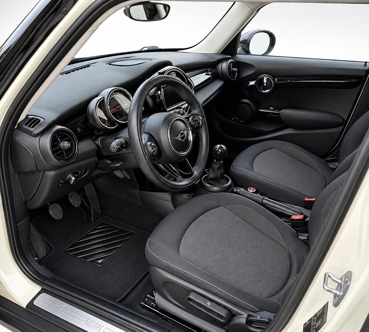 MINI COOPER ONE 1.6 DIESEL 5 PORTE NEOPATENTATi F55