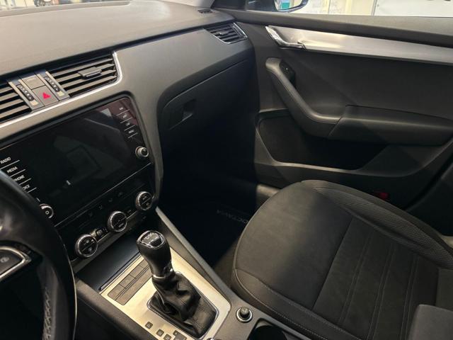 SKODA Octavia 2.0 TDI CR DSG Wagon Executive