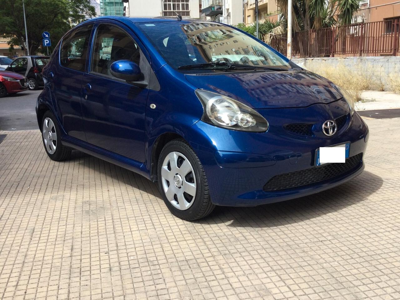 Toyota Aygo 1.0 12V VVT-i 5 porte Sol
