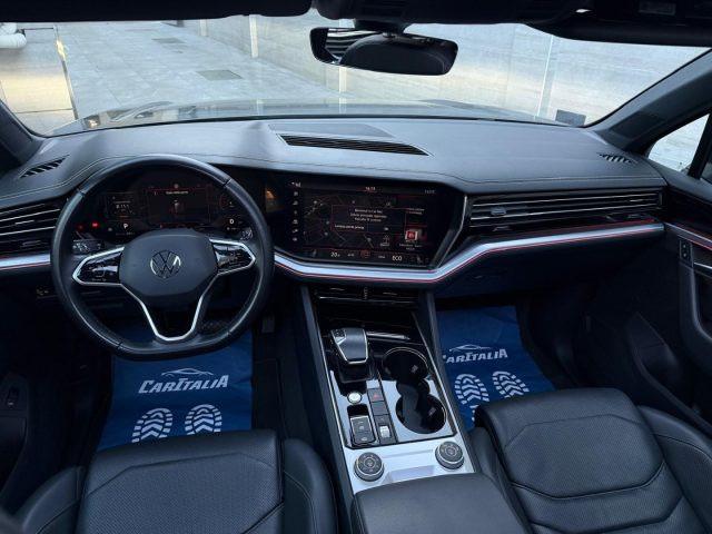 VOLKSWAGEN Touareg 3.0 V6 TDI 286 CV SCR R line tetto panoramico