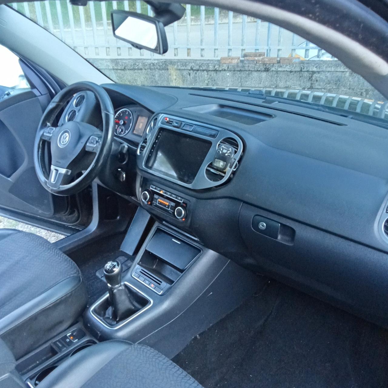 Volkswagen Tiguan 2.0 TDI 140 CV Sport 012