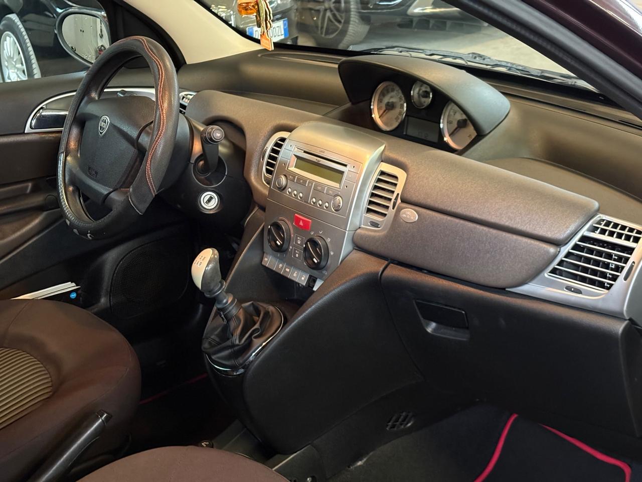 Lancia Ypsilon 1.2 Versus