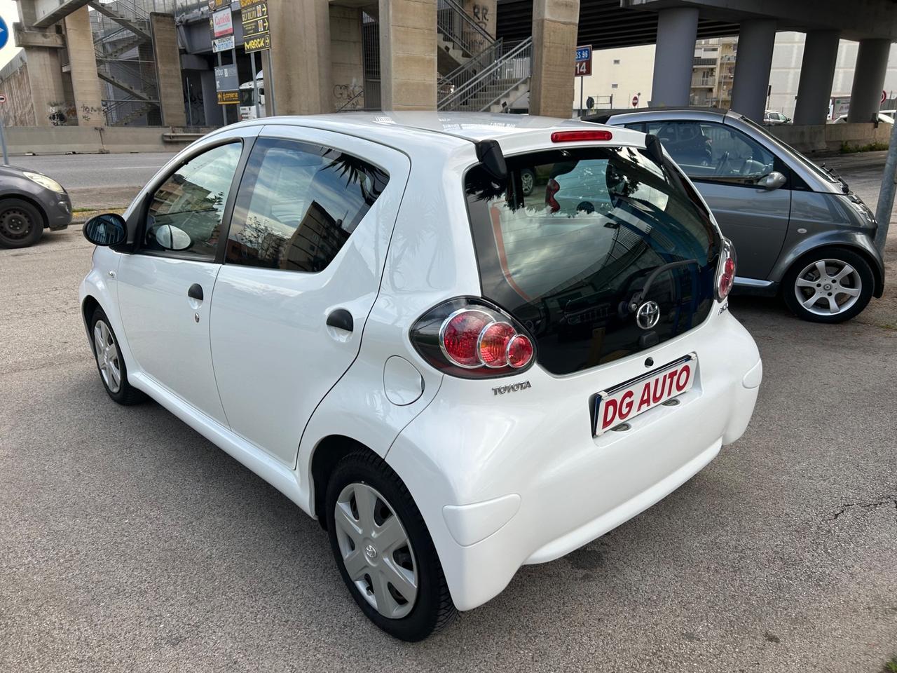 Toyota Aygo 1.0 benzina 68 cavalli 2013