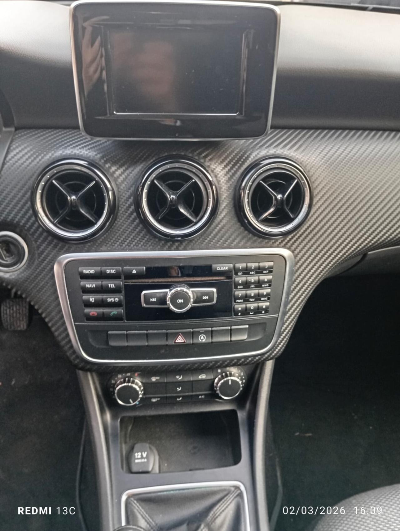 Mercedes-benz GLA 180 d Premium