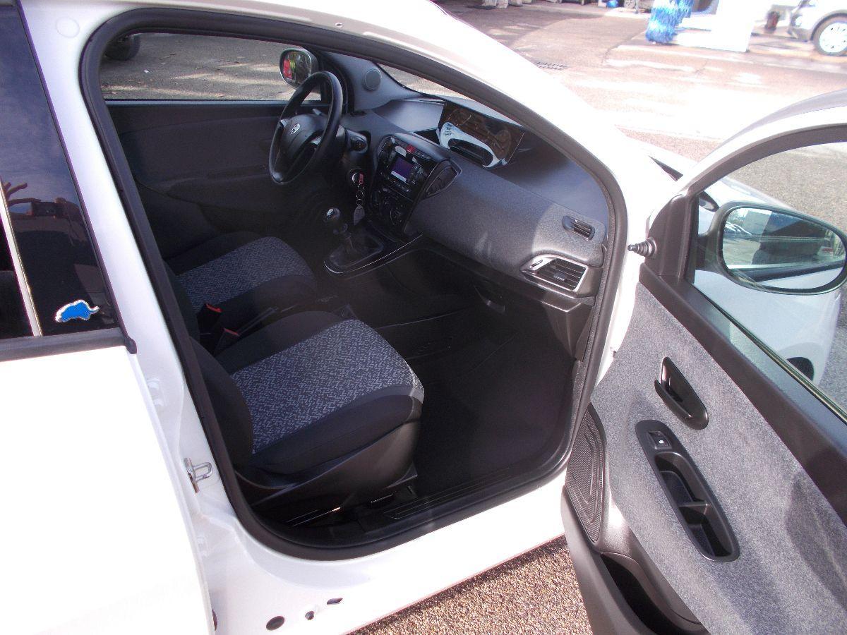LANCIA - Ypsilon - 1.2 69 CV 5p. GPL Ecochic Silver