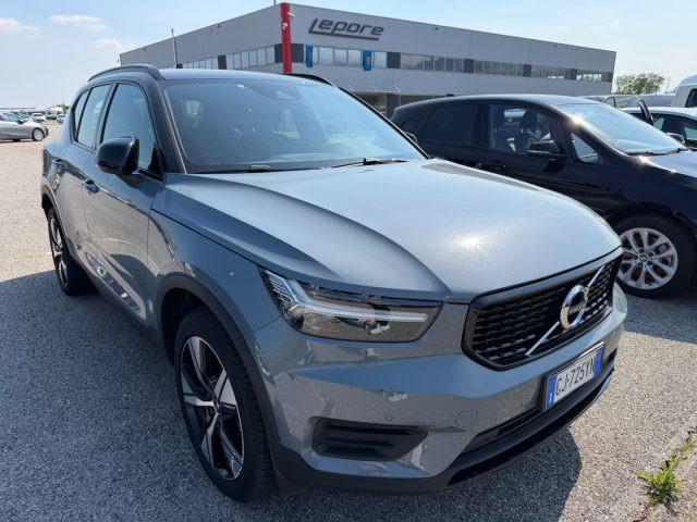 VOLVO XC40 T5 Recharge Plug-in Hybrid R-design