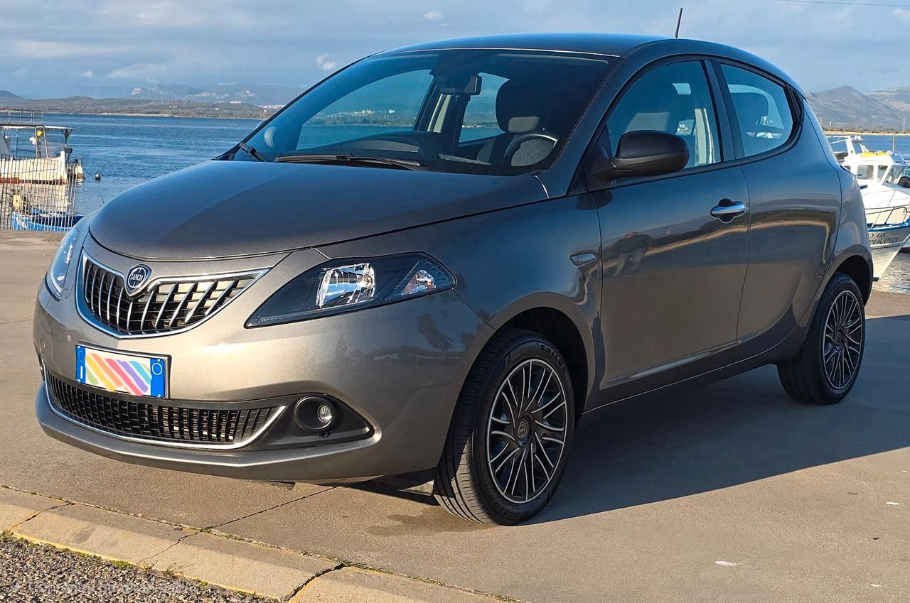 Lancia Ypsilon 1.0 FireFly 5 porte S&S Hybrid Gold