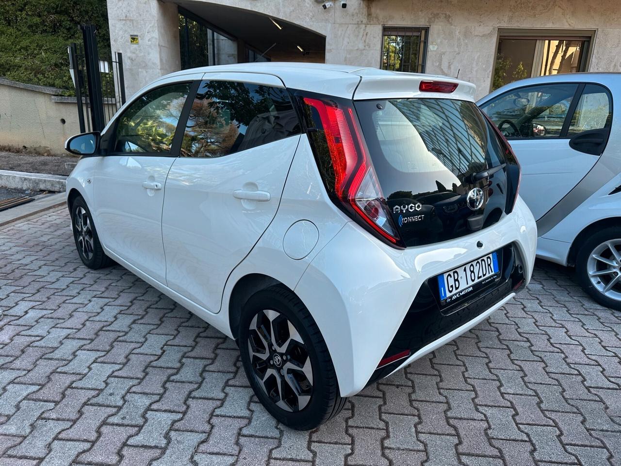 Toyota Aygo Connect 1.0 5p. X-play 06/20 KM.2930
