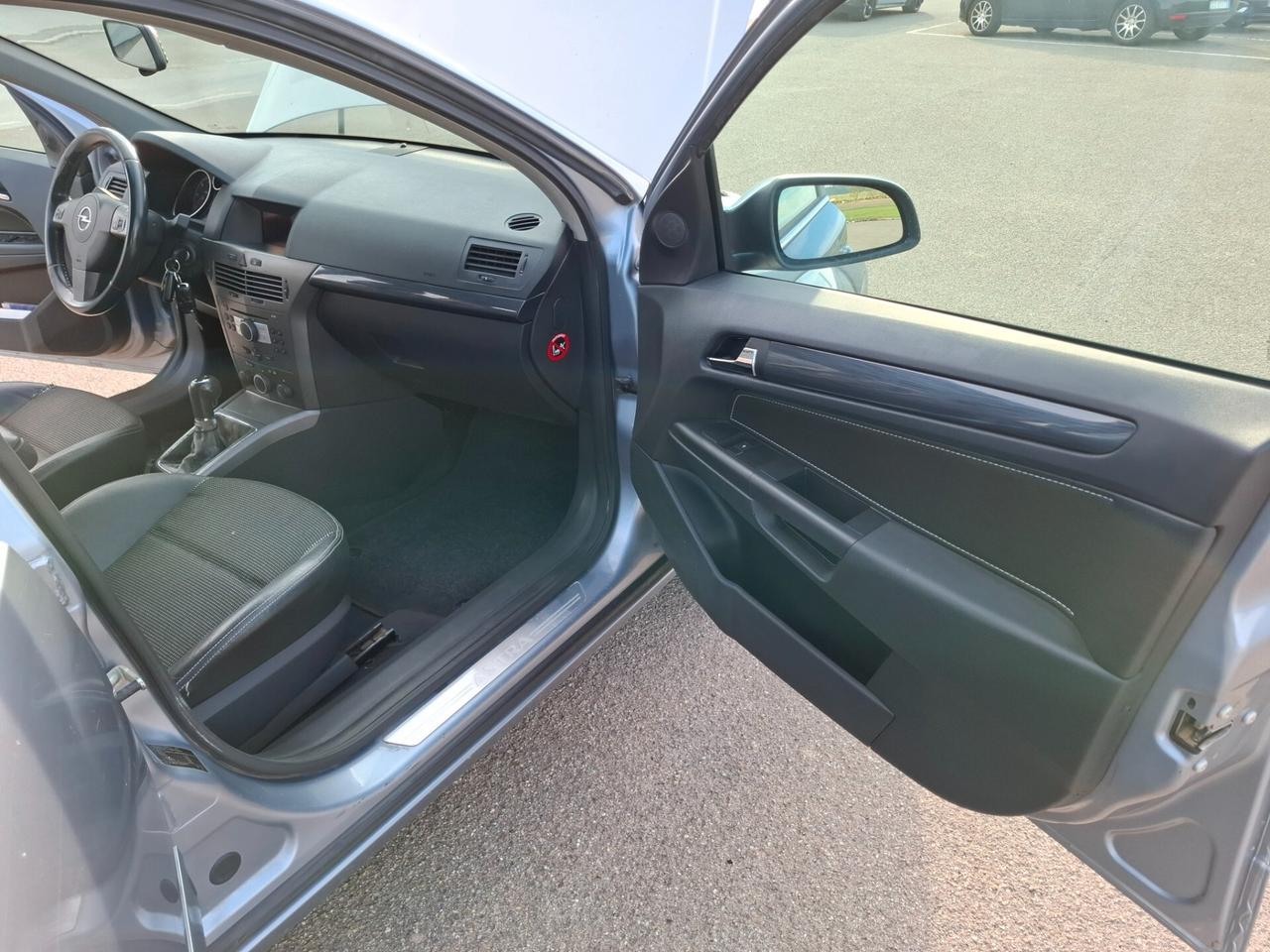 Opel Astra 1.7 CDTI 101CV 5 porte Cosmo