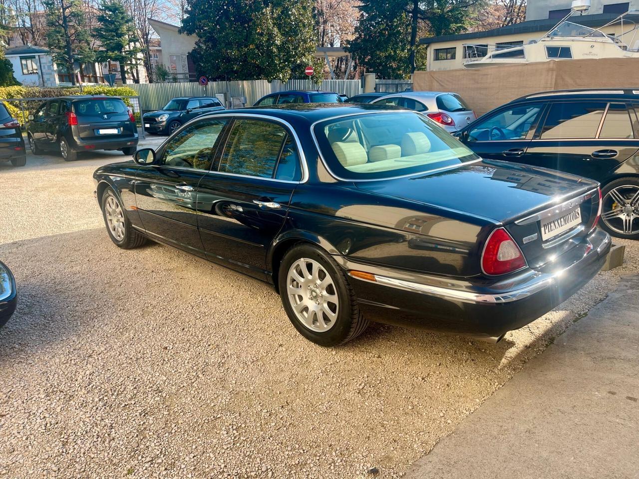 Jaguar XJ6 3.0 V6 238CVUNICOPROPRIETARIO