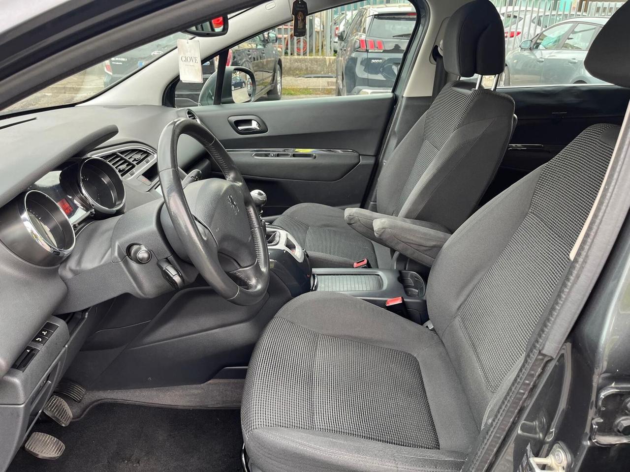 Peugeot 5008 1.6 HDi 112CV Active