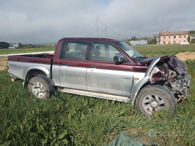 Mitsubishi L200 2.5 TDI 100CV 4WD Doppia Cabina