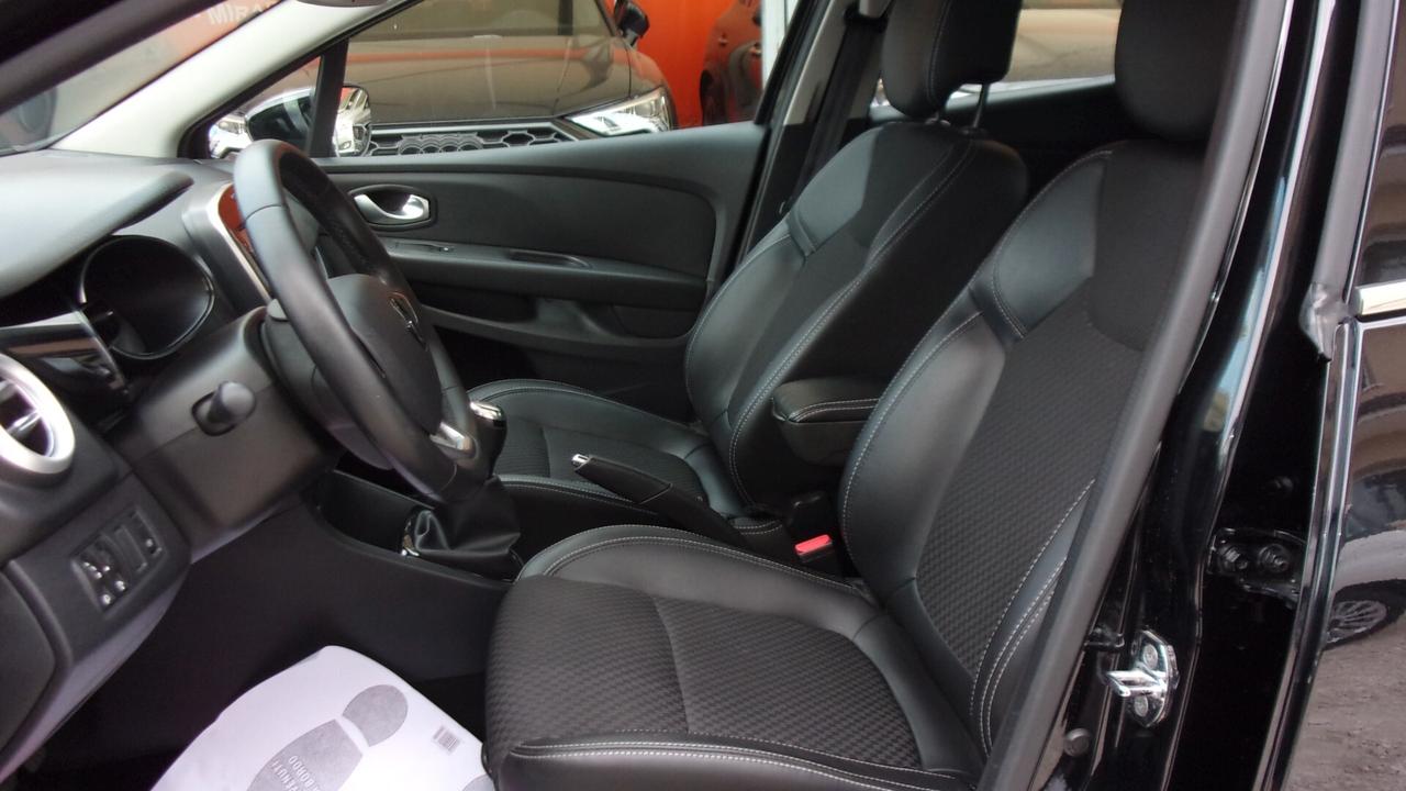 Renault Clio TCe 12V 90 CV 5 porte Moschino Intens