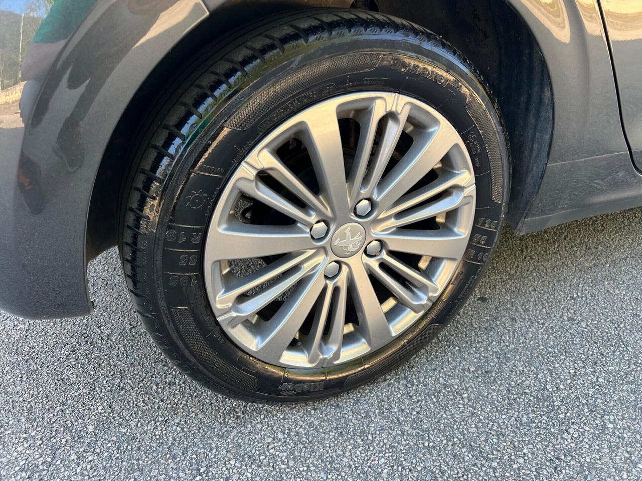 Peugeot 208 1.2 benzina 5 porte Allure