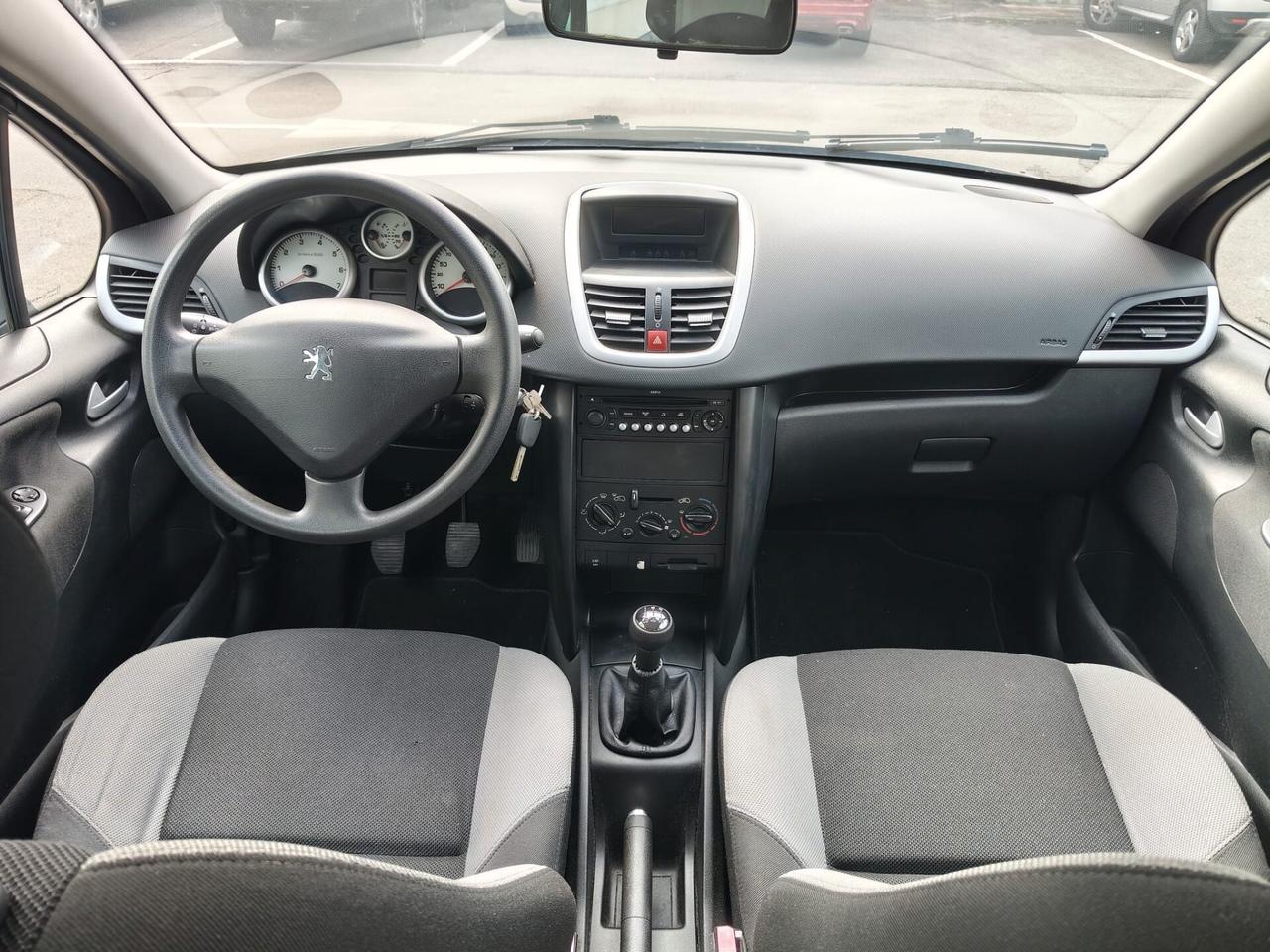 Peugeot 207 1.4 8V 75CV 5p. X Line