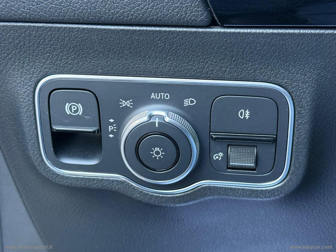 MERCEDES-BENZ GLA 180 d Automatic Premium