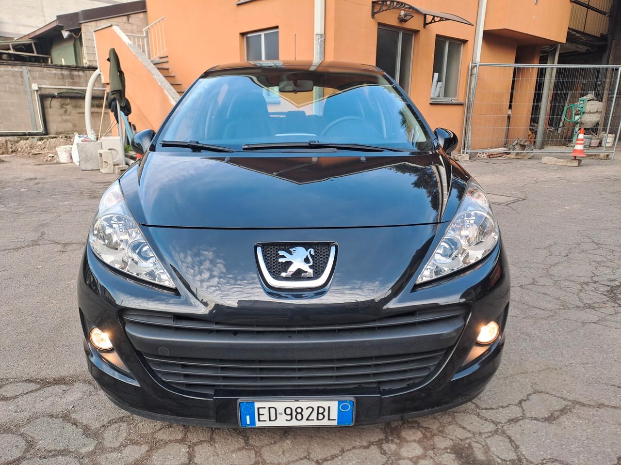 PEUGEOT 207 1.4 BENZINA *OK NEOPATENTATI*