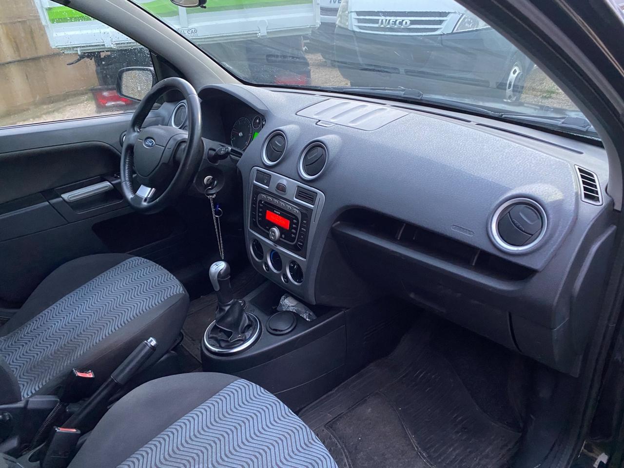 Ford Fusion 1.6 TDCI Titanium Gancio Traino