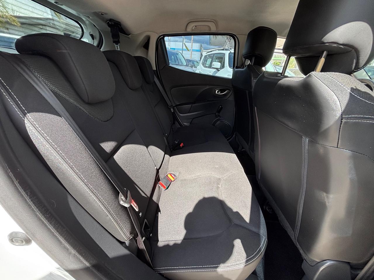 RENAULT CLIO 1.2 75CV 110.000KM