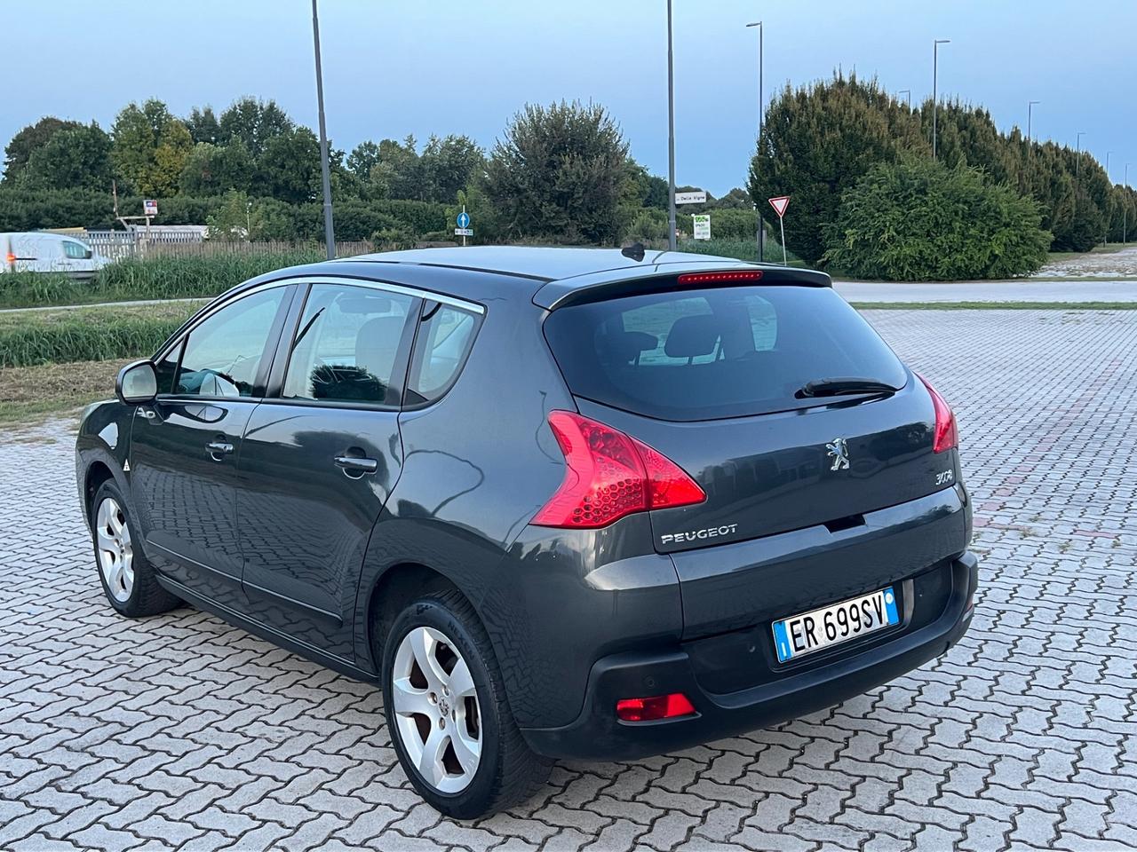 Peugeot 3008 1.6 HDi 115CV Business