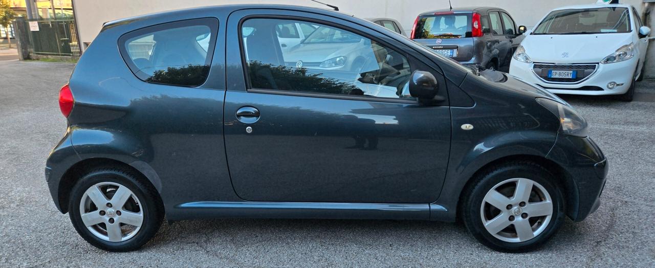 Toyota Aygo 1.0 12V VVT-i 3 porte Sol