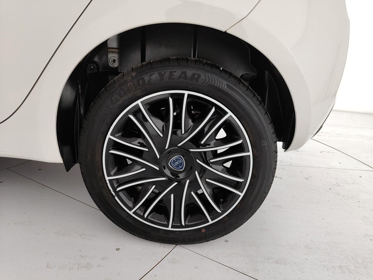 Lancia Ypsilon 1.0 FireFly 5 porte S&S Hybrid Oro