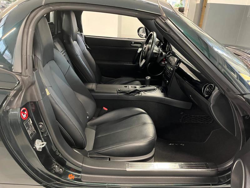 Mazda MX-5 Roadster Coupe 1.8 Revolution