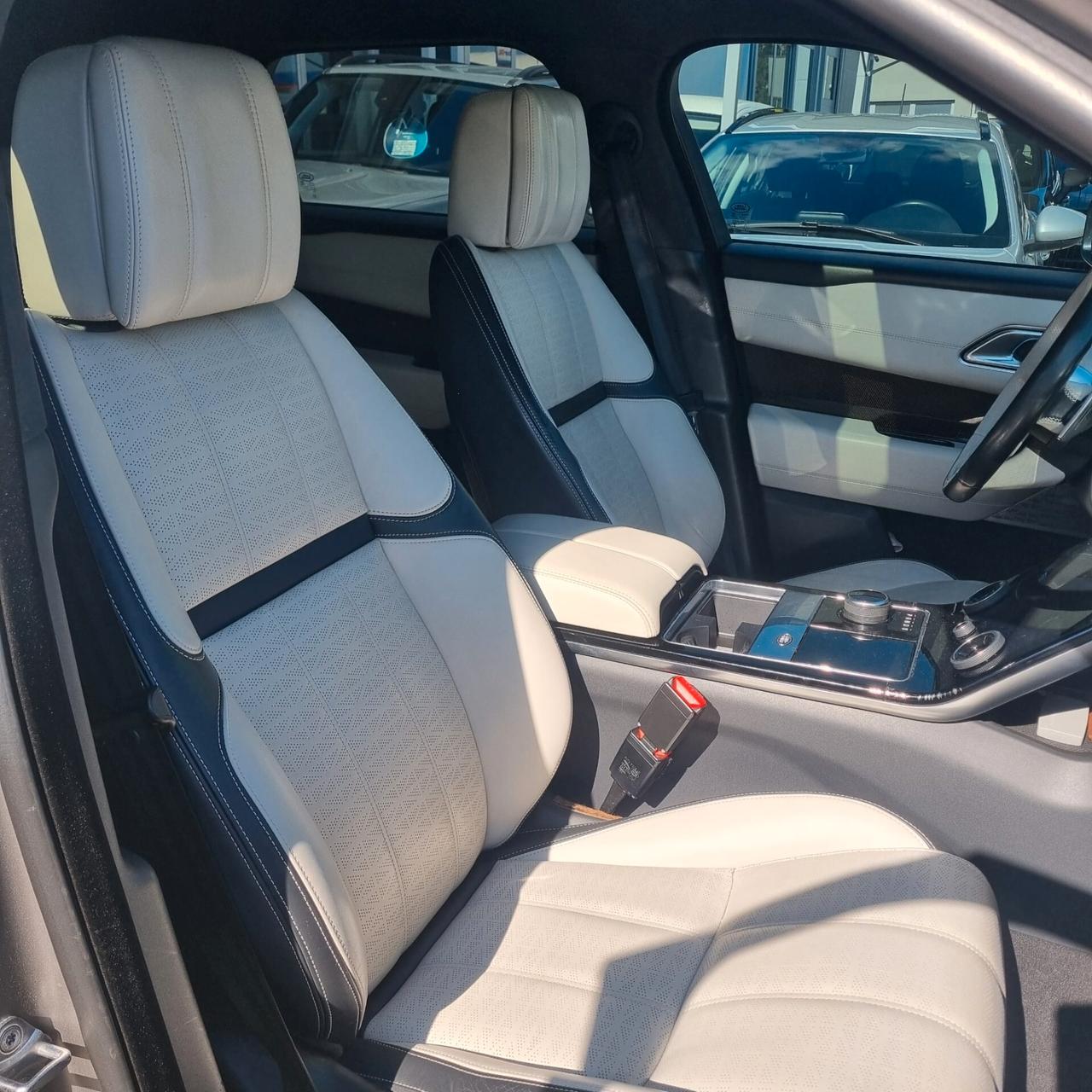 Land Rover Range Velar 3.0D V6 300 CV R-Dynamic