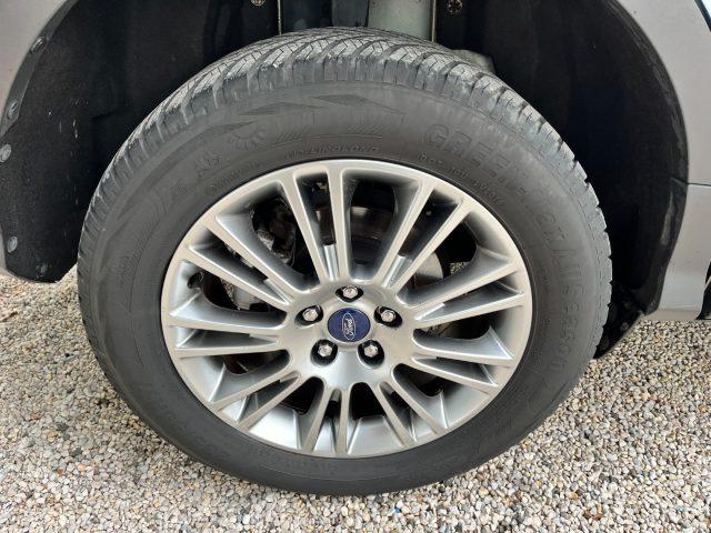 FORD Kuga 2.0 TDCI 140 CV 4WD Powershift Titanium