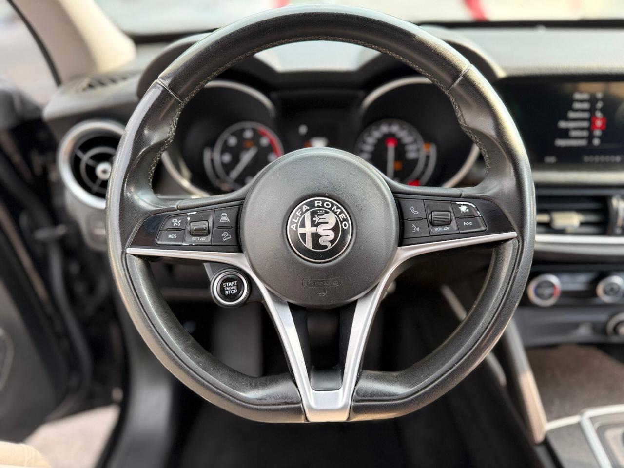 Alfa Romeo Stelvio 2.2 Turbodiesel 180 CV AT8 Q4 Business