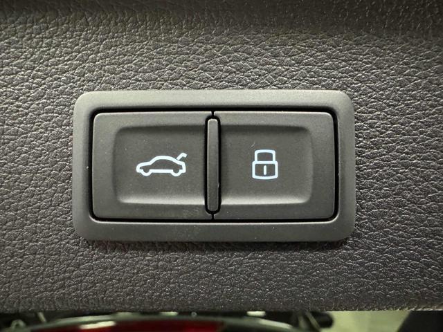 AUDI Q2 35 TDI S tronic Business Advanced