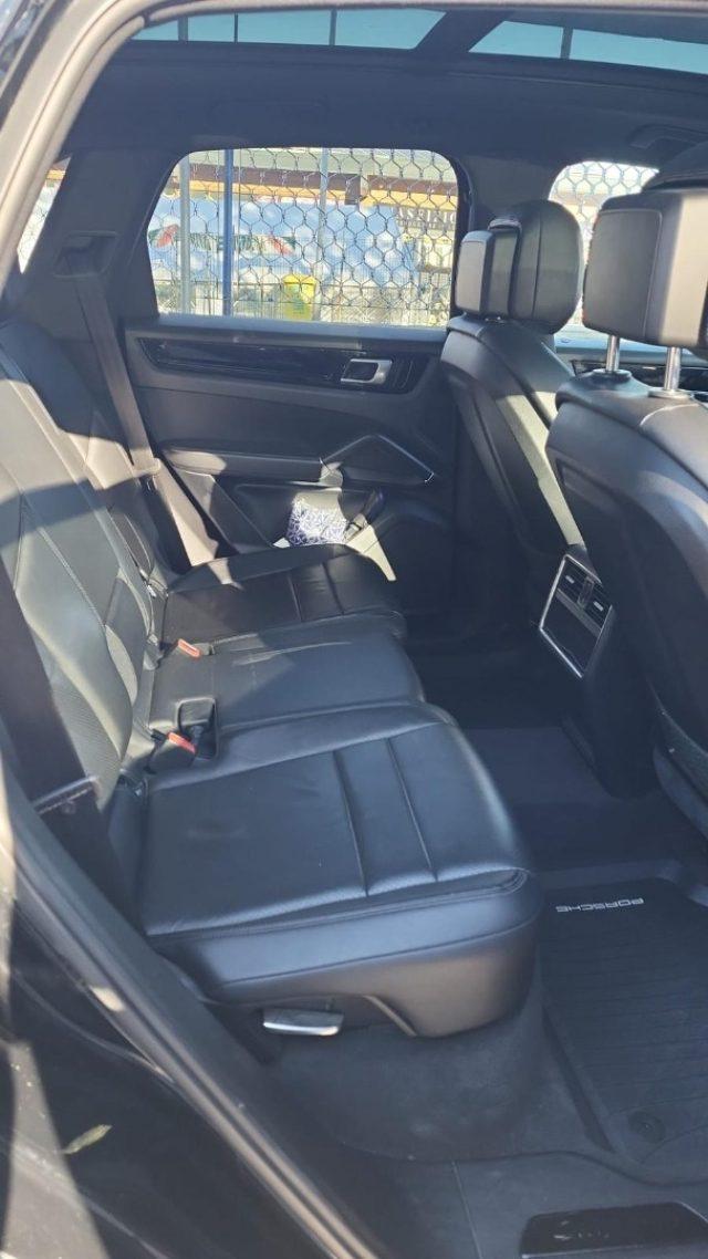 PORSCHE Cayenne 3.0 V6